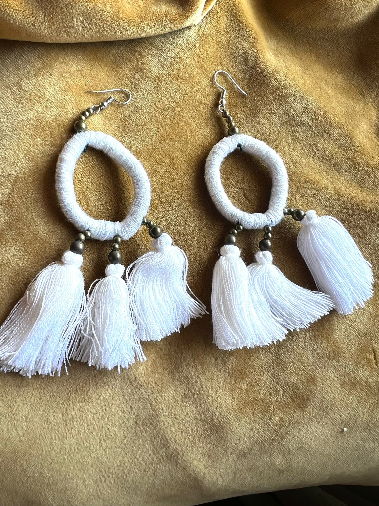 Boucles d'oreilles pompon et tissu (im)parfaite ❤️